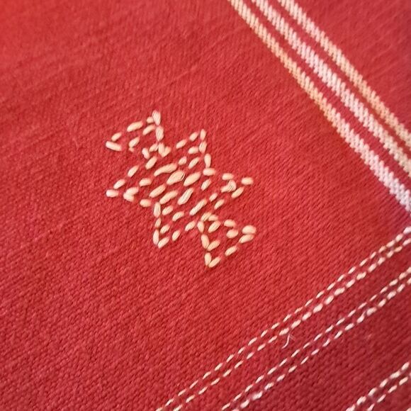 Pottery Barn Watson Plaid Table Throw Red White Cotton Fringe Holiday Table - Picture 2 of 8